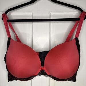 Torrid Bra Women’s size 44DD Black Lace Overlay Red Underwire